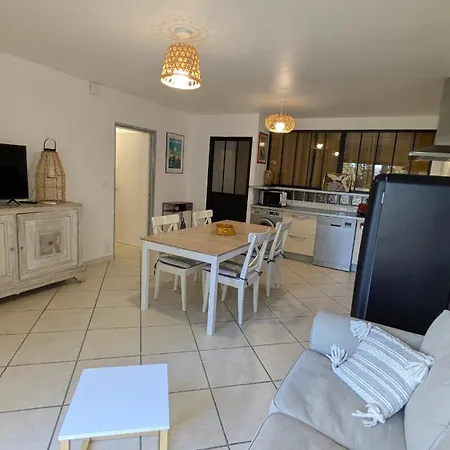 Appartement De L'ille, Avec Terrasse Et Parking Prive