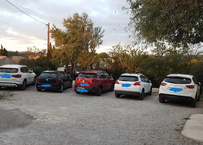 De L'ille, Avec Terrasse Et Parking Prive Apartment
